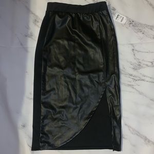 New black leather skirt